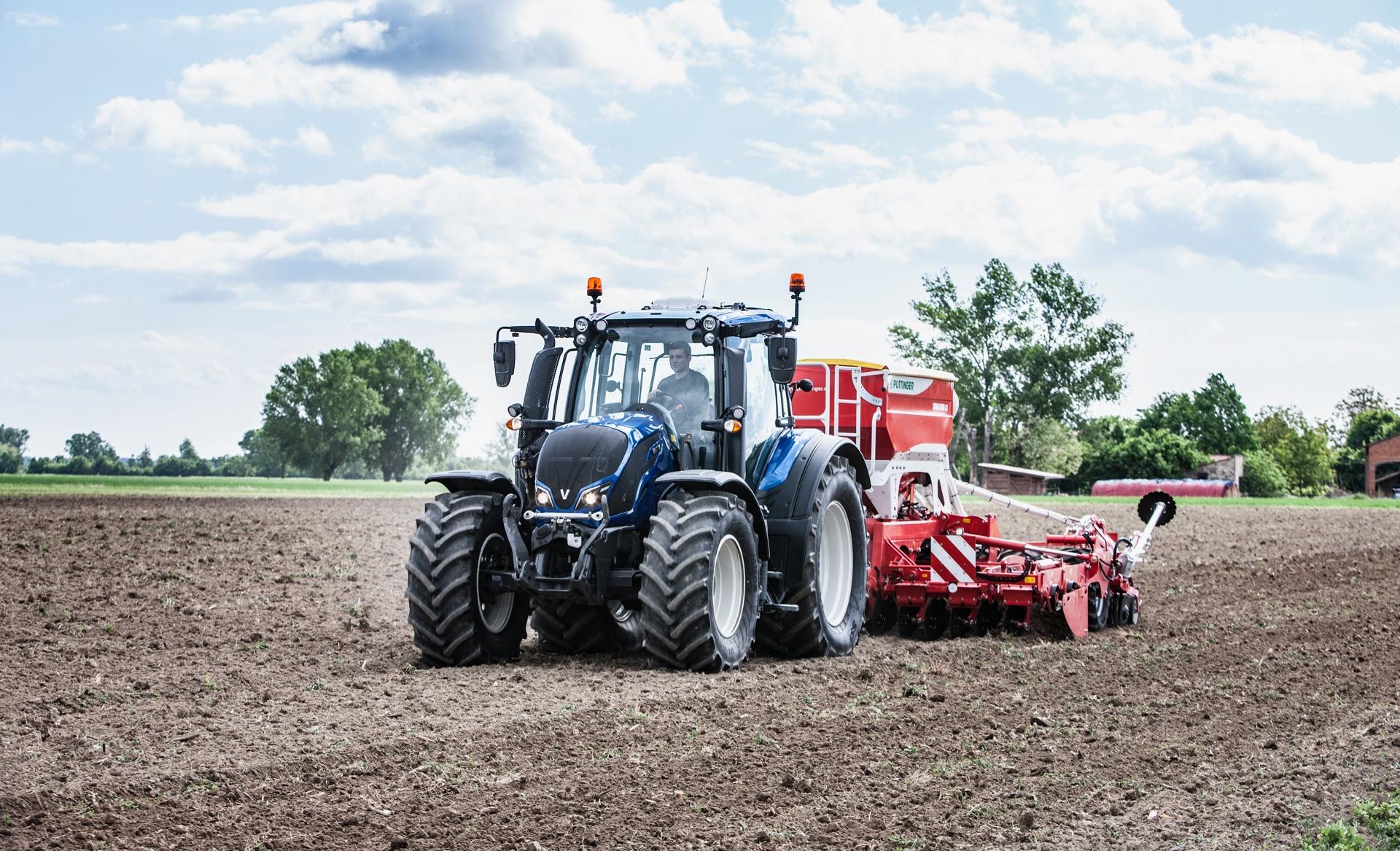 Neste MY renewable fuel in Valtra N series tractor